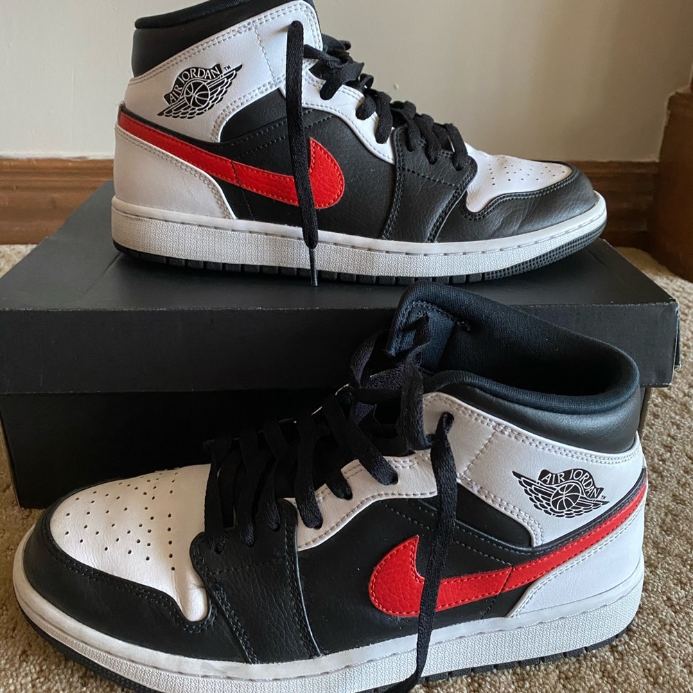 Nike Jordan 1 Mid Chile Red